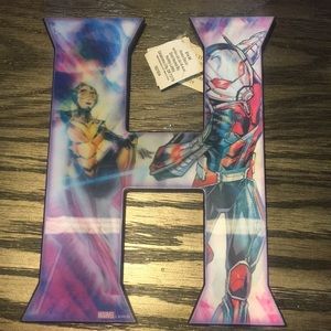 The letter “H” marvel hollow graphics